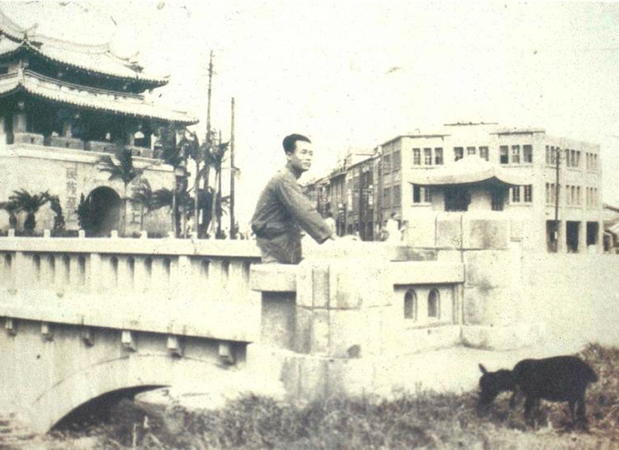 《國家文化記憶庫》五零年代新竹東門城前橋墩